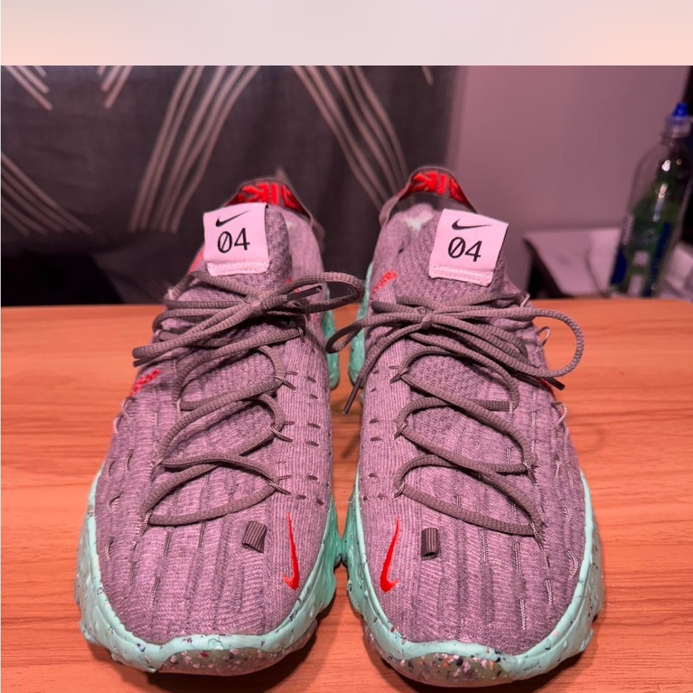 Nike Space Hippie 04 - Green Glow